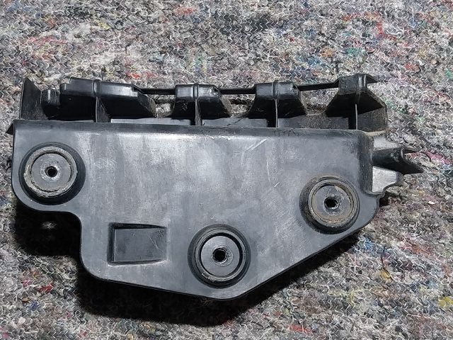 bontott AUDI A3 Bal hátsó Oldal Lökhárító Tartó (Műanyag)