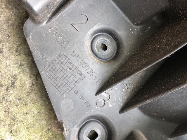 bontott AUDI A3 Bal hátsó Oldal Lökhárító Tartó (Műanyag)