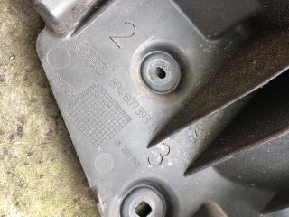 bontott AUDI A3 Bal hátsó Oldal Lökhárító Tartó (Műanyag)