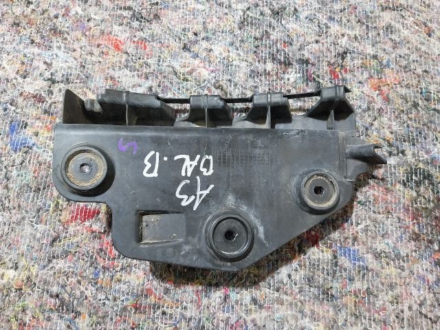 bontott AUDI A3 Bal hátsó Oldal Lökhárító Tartó (Műanyag)