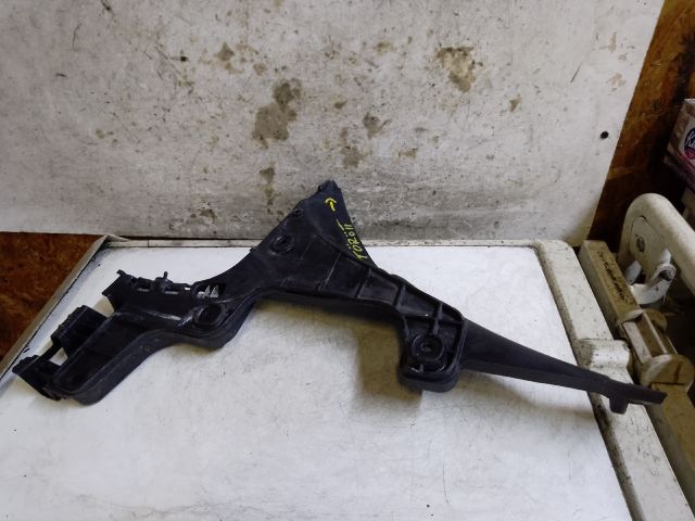 bontott AUDI A3 Bal hátsó Oldal Lökhárító Tartó (Műanyag)