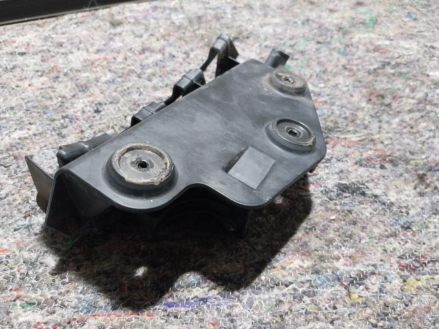 bontott AUDI A3 Bal hátsó Oldal Lökhárító Tartó (Műanyag)