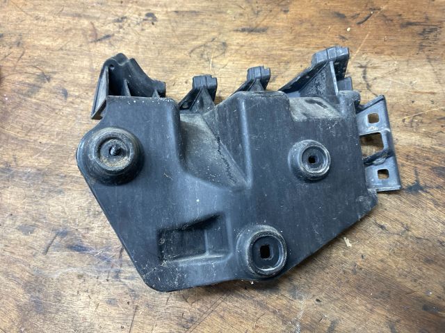 bontott AUDI A3 Bal hátsó Oldal Lökhárító Tartó (Műanyag)