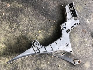 bontott AUDI A3 Bal hátsó Oldal Lökhárító Tartó (Műanyag)