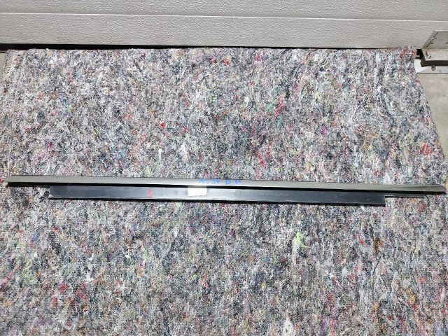 bontott AUDI A3 Bal hátsó Vízlehúzó Gumicsík