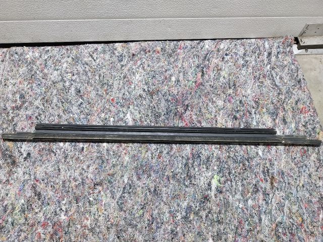 bontott AUDI A3 Bal hátsó Vízlehúzó Gumicsík