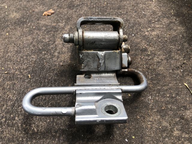 bontott AUDI A3 Bal hátsó Zsanér