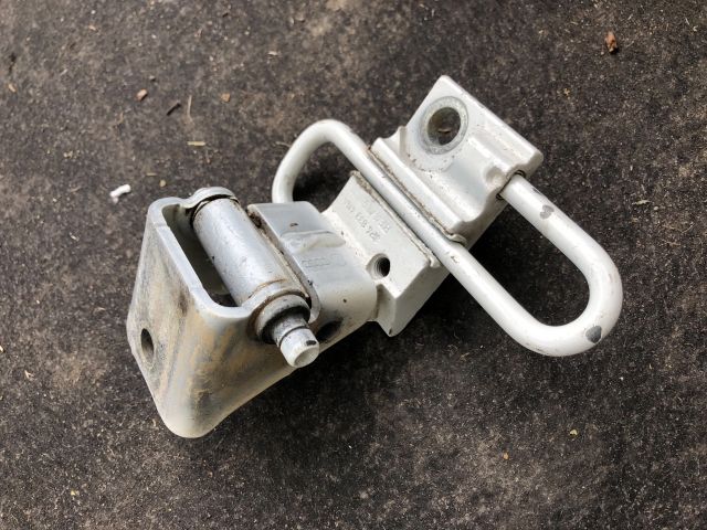 bontott AUDI A3 Bal hátsó Zsanér