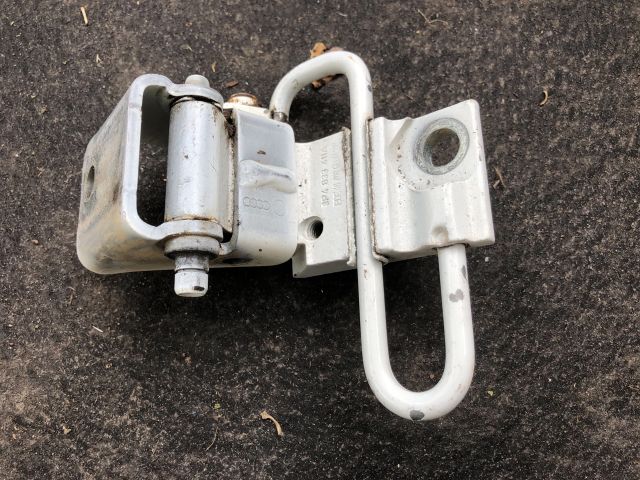 bontott AUDI A3 Bal hátsó Zsanér