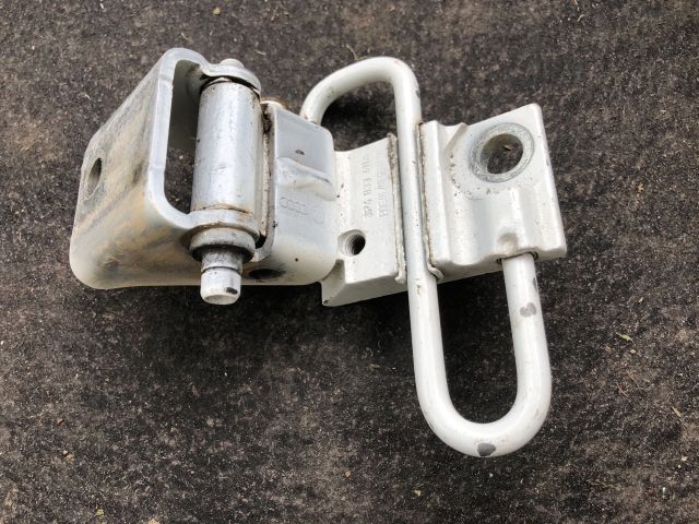 bontott AUDI A3 Bal hátsó Zsanér