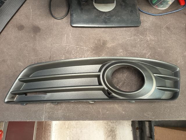 bontott AUDI A3 Bal Ködlámpa Rács