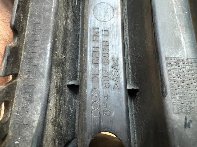 bontott AUDI A3 Bal Ködlámpa Rács