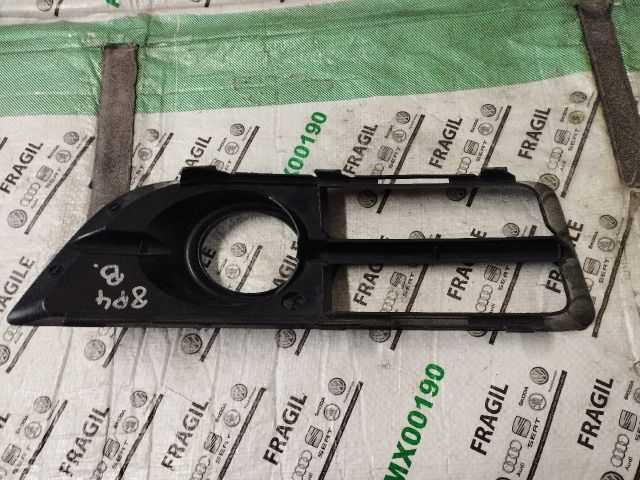 bontott AUDI A3 Bal Ködlámpa Rács