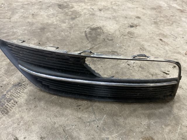 bontott AUDI A3 Bal Ködlámpa Rács