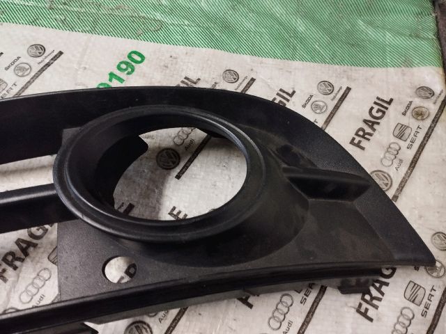 bontott AUDI A3 Bal Ködlámpa Rács