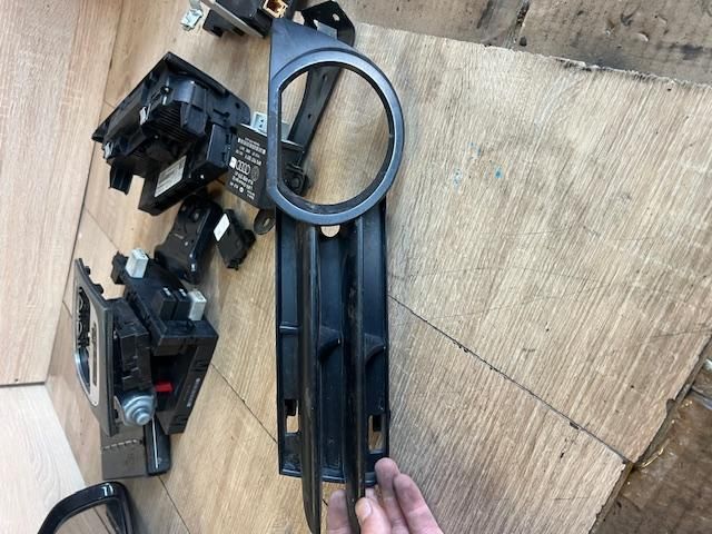 bontott AUDI A3 Bal Ködlámpa Rács