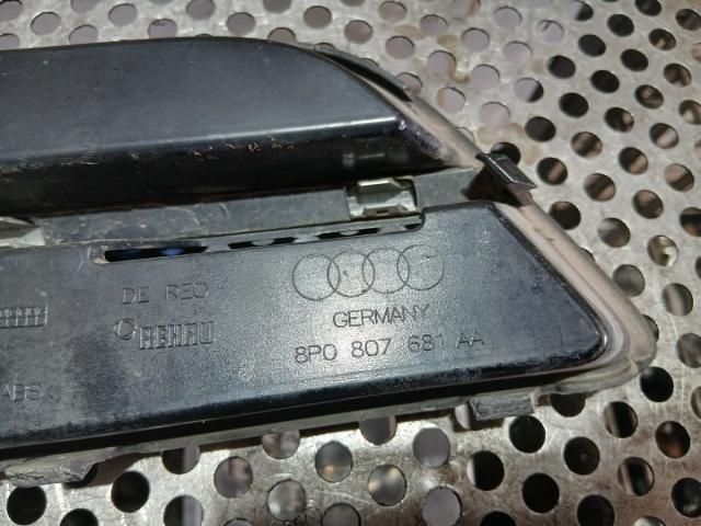 bontott AUDI A3 Bal Ködzárófény Keret