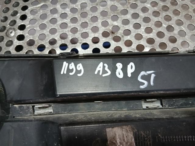 bontott AUDI A3 Bal Ködzárófény Keret