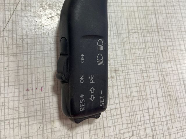 bontott AUDI A3 Bal Kormánykapcsoló Irányjelző (Tempomatos)