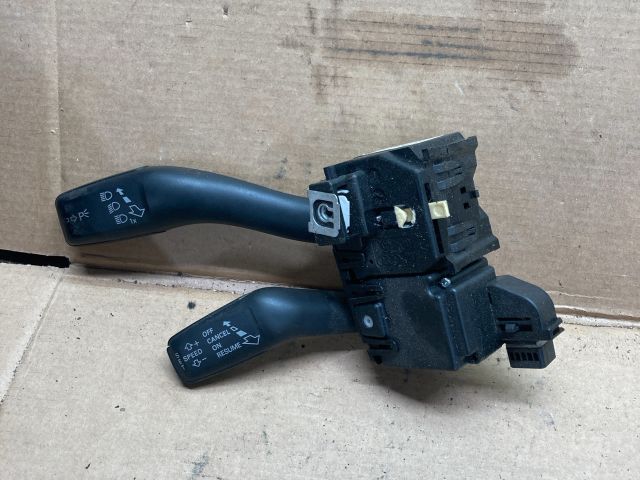 bontott AUDI A3 Bal Kormánykapcsoló Irányjelző (Tempomatos)