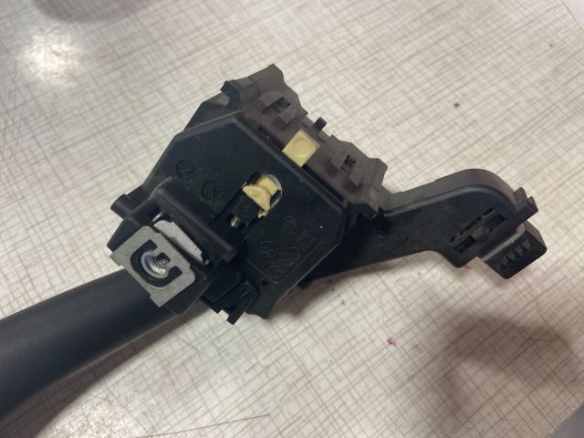 bontott AUDI A3 Bal Kormánykapcsoló Irányjelző (Tempomatos)