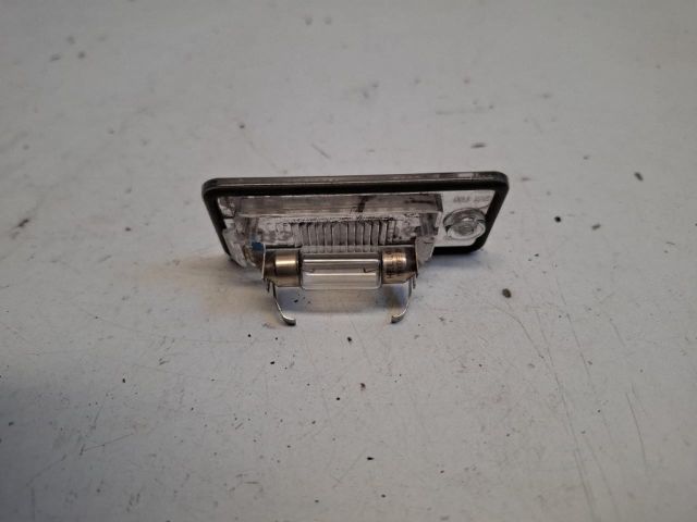 bontott AUDI A3 Bal Rendszámtábla Világítás