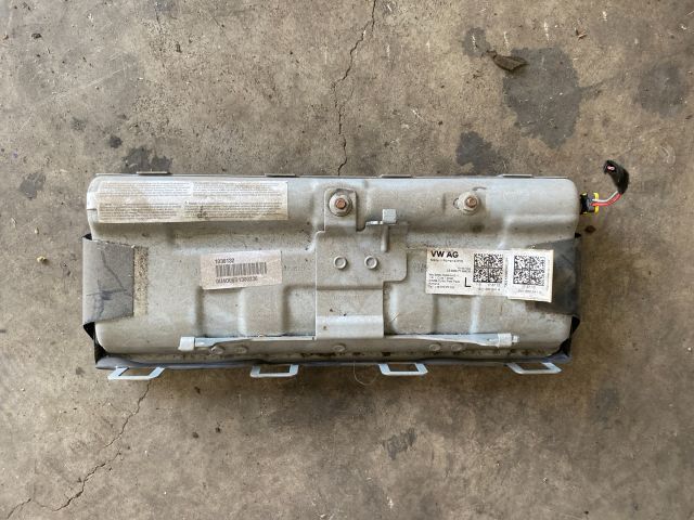 bontott AUDI A3 Bal Térdlégzsák