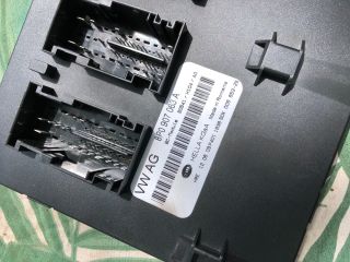 bontott AUDI A3 Biztosítéktábla Doboz