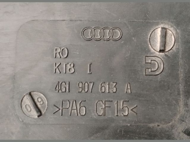 bontott AUDI A3 Biztosítéktábla Fedél