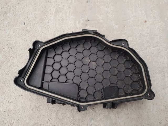 bontott AUDI A3 Biztosítéktábla Fedél