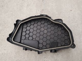 bontott AUDI A3 Biztosítéktábla Fedél