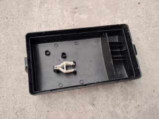 bontott AUDI A3 Biztosítéktábla Fedél