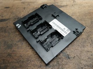 bontott AUDI A3 Biztosítéktábla Utastér