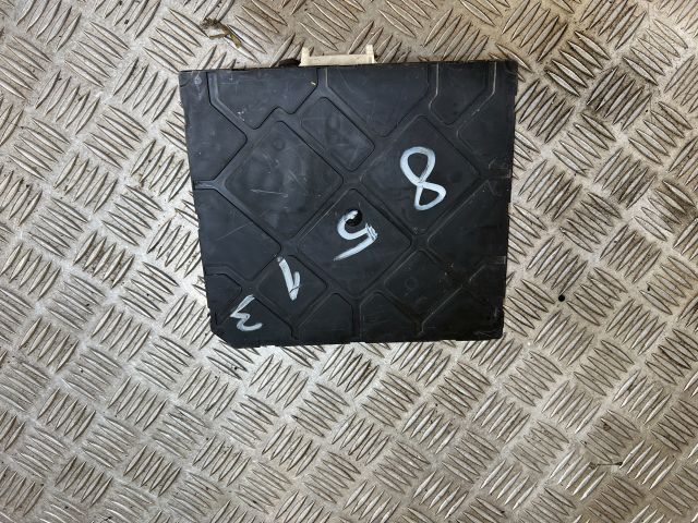 bontott AUDI A3 Biztosítéktábla Utastér