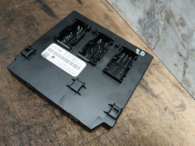 bontott AUDI A3 Biztosítéktábla Utastér