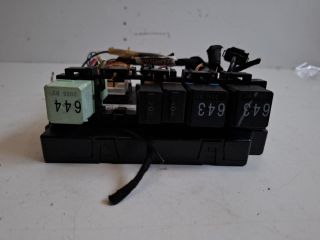 bontott AUDI A3 Biztosítéktábla Utastér