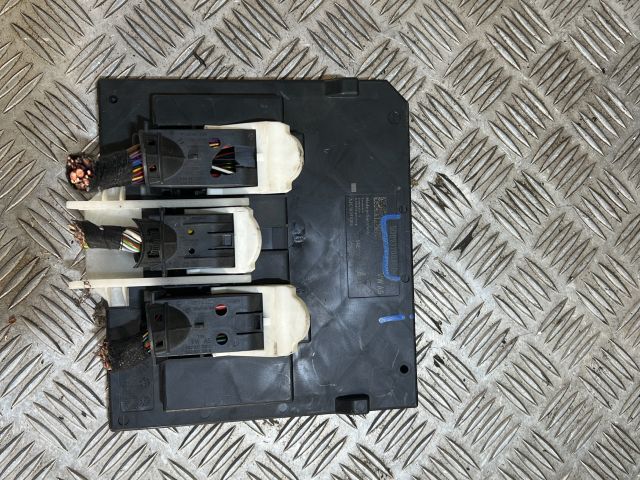 bontott AUDI A3 Biztosítéktábla Utastér