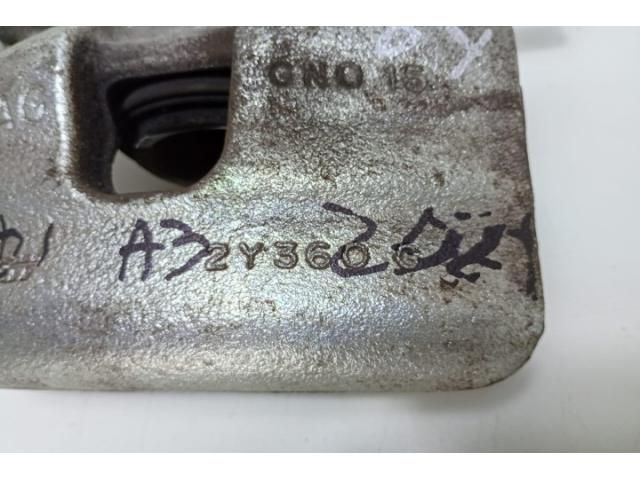 bontott AUDI A3 Jobb első Féknyereg Munkahengerrel