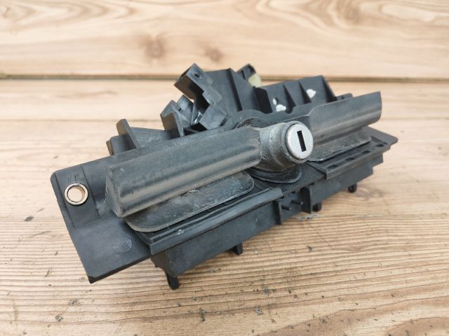 bontott AUDI A3 Csomagtér Nyitó Kar / Gomb