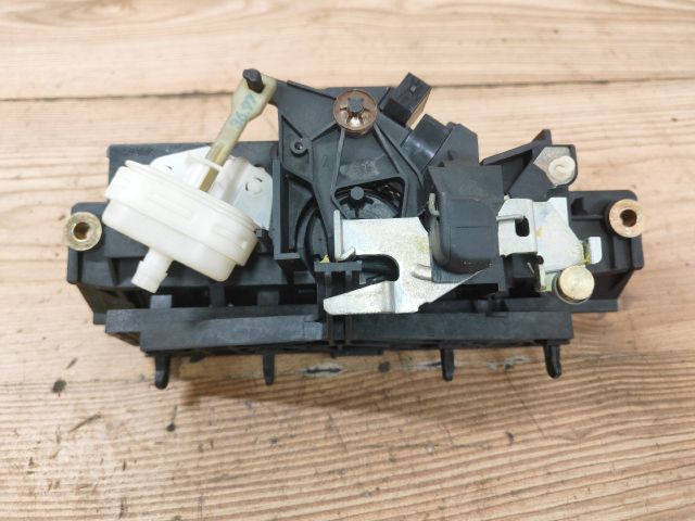 bontott AUDI A3 Csomagtér Nyitó Kar / Gomb