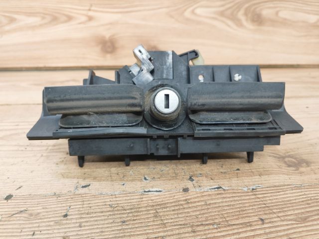 bontott AUDI A3 Csomagtér Nyitó Kar / Gomb