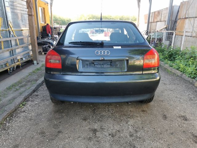 bontott AUDI A3 Csomagtérajtó Burkolat Alsó