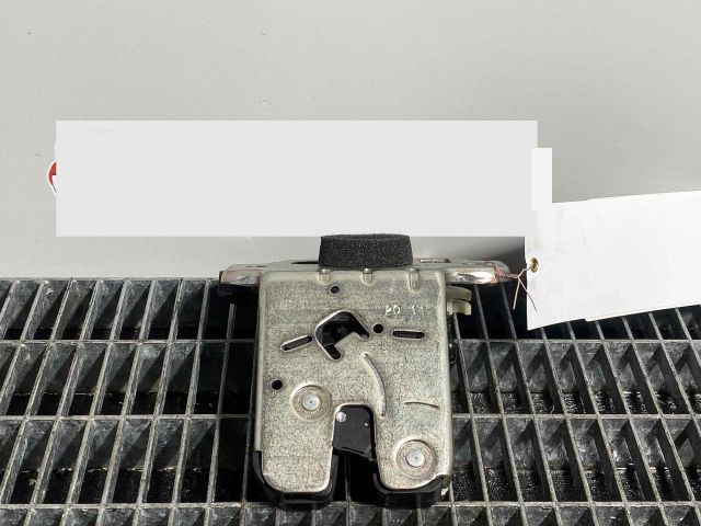 bontott AUDI A3 Csomagtérajtó Ütköző