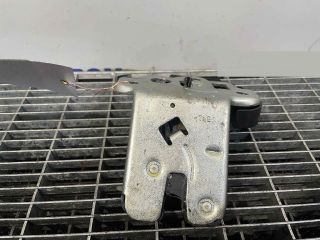 bontott AUDI A3 Csomagtérajtó Ütköző