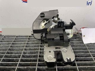 bontott AUDI A3 Csomagtérajtó Ütköző