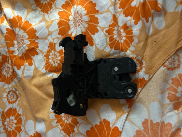 bontott AUDI A3 Csomagtérajtó Zárszerkezet