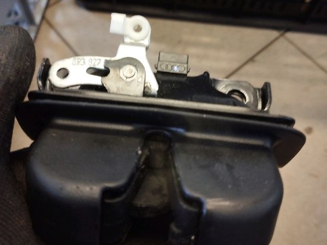 bontott AUDI A3 Csomagtérajtó Zárszerkezet