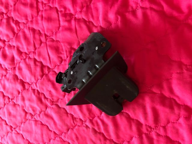 bontott AUDI A3 Csomagtérajtó Zárszerkezet