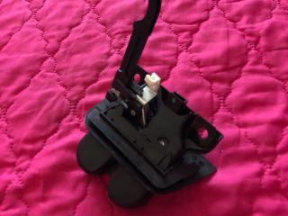 bontott AUDI A3 Csomagtérajtó Zárszerkezet