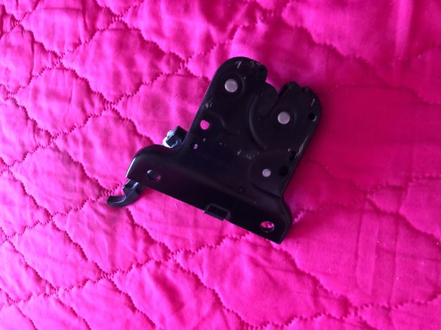 bontott AUDI A3 Csomagtérajtó Zárszerkezet